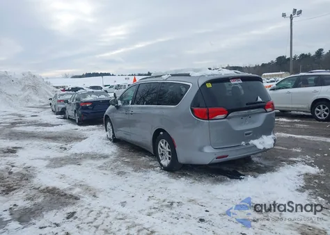 2020 Chrysler Voyager Lxi z USA, uszkodzony, nr VIN 2C4RC1DG8LR283317